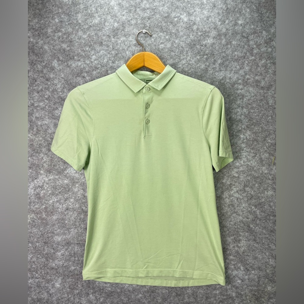Lululemon Men's Metal Vent Tech Surge Short Sleeve Green Size Medium Stretch